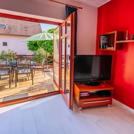 Sara-lux Apartment Nyarliget